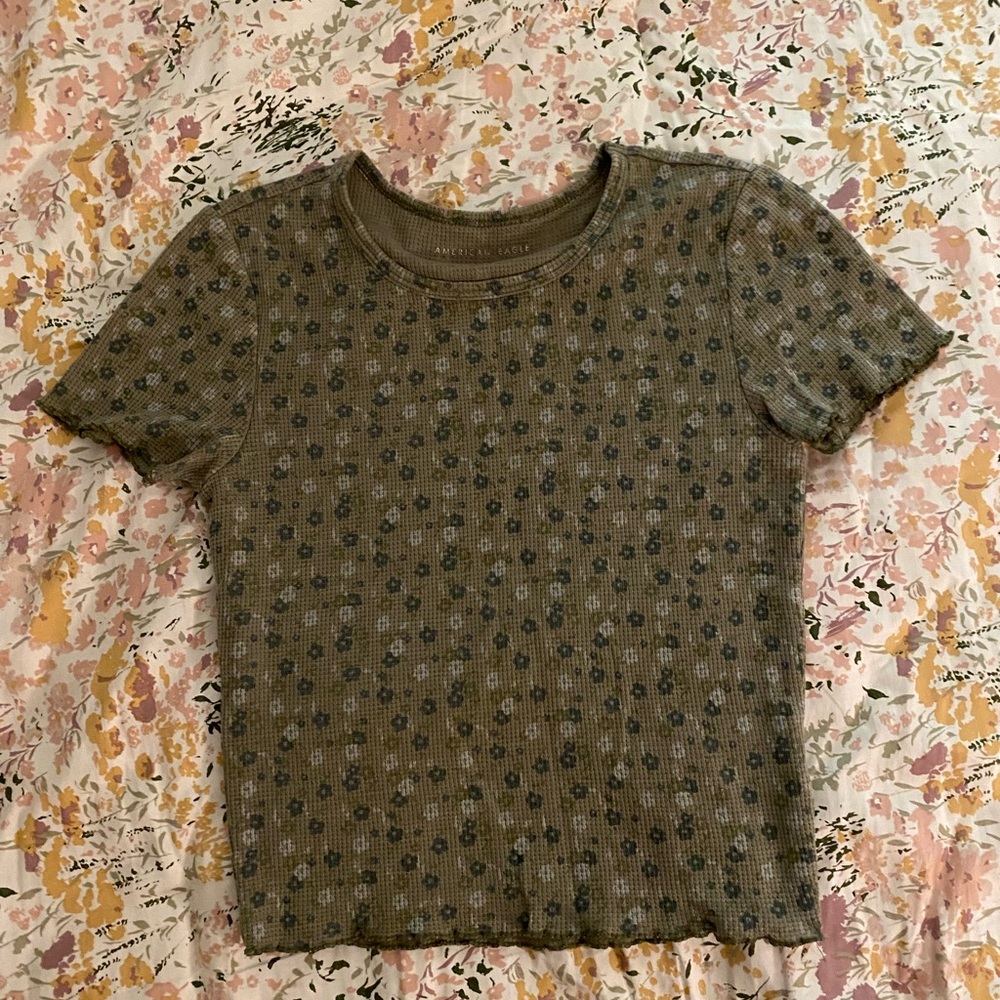 American Eagle Outfitters XS Olive green tee